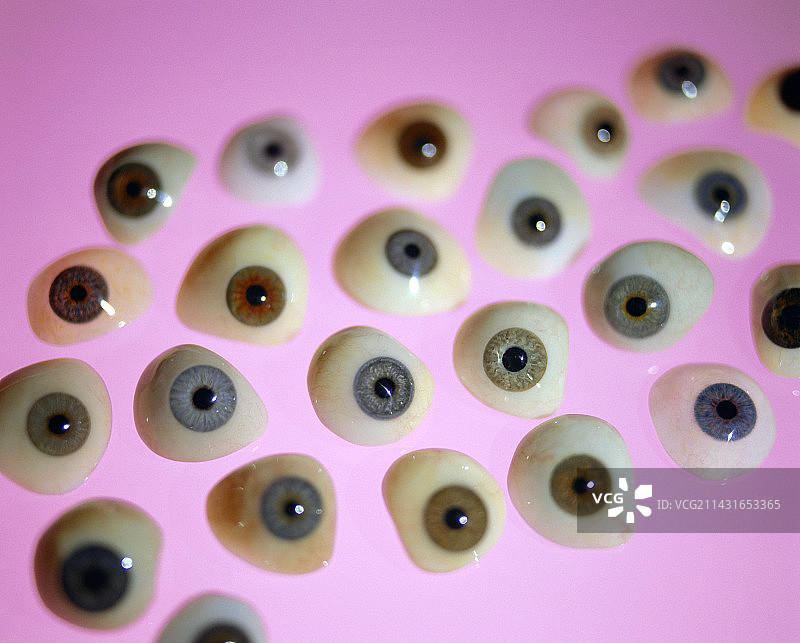 假眼图片素材