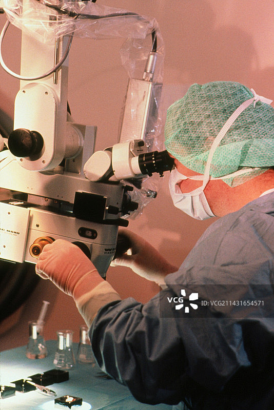 帕金森症脑外科手术提取胎儿细胞图片素材