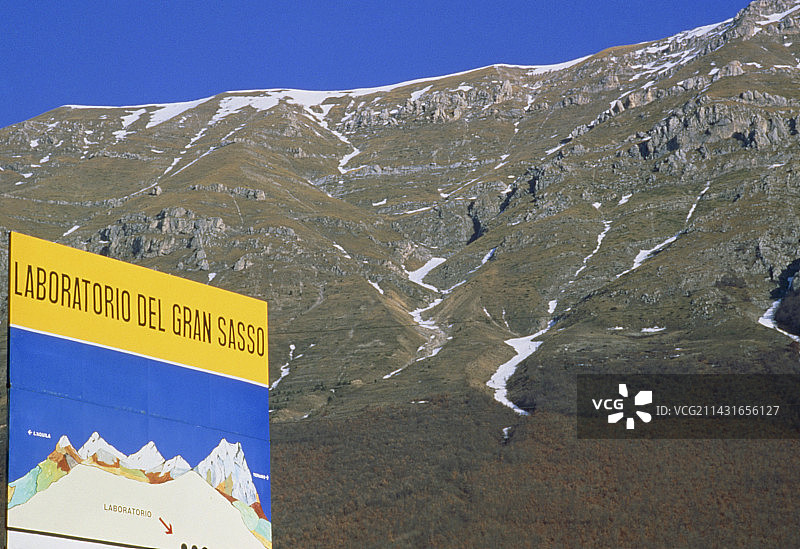 意大利大萨索山实验室标识牌图片素材