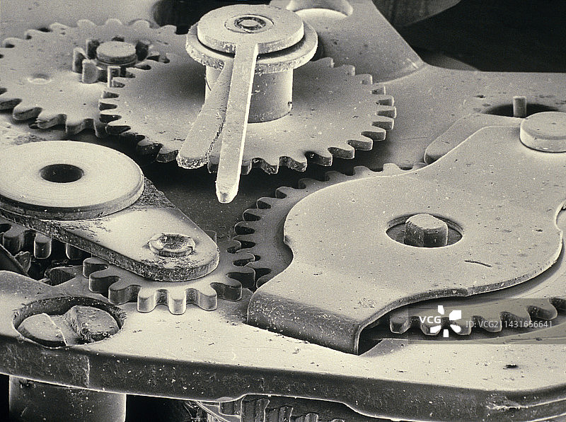 天美时手表的绕线机构的SEM图片素材