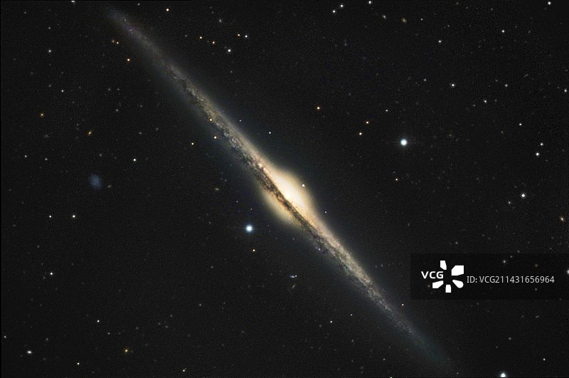 侧向星系NGC 4565图片素材