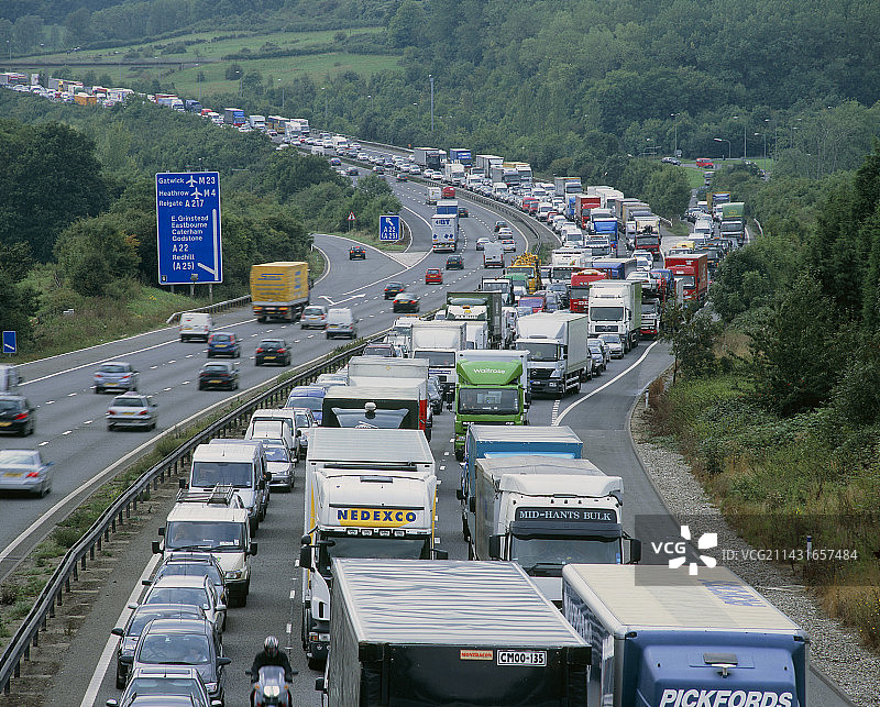 高速公路交通拥堵图片素材