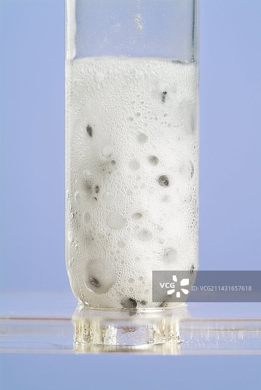 钙与酸的反应图片素材