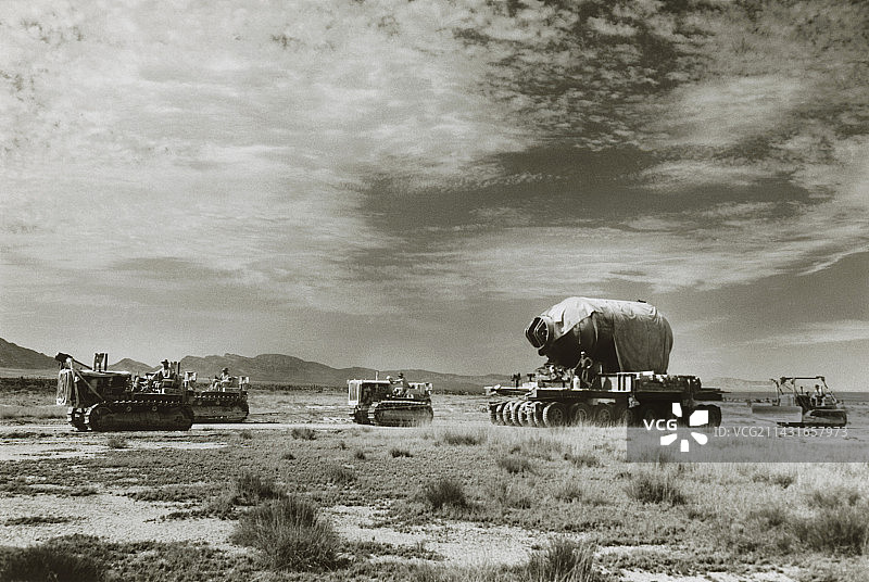 运往三位一体核试验场的巨型容器图片素材