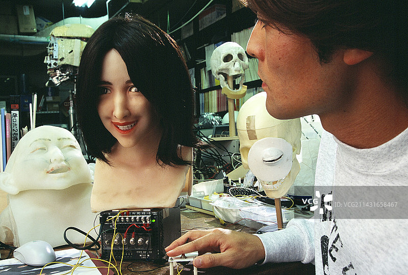 女性机器人面部图片素材