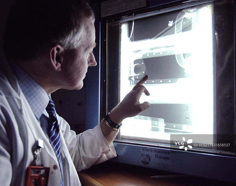 飞机零件的X射线检查图片素材