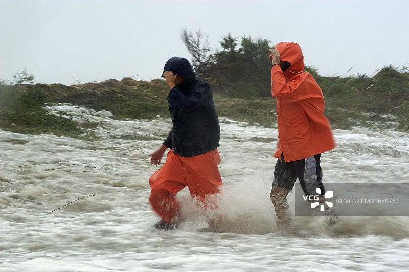 美国伊莎贝尔飓风期间，当地居民逃离图片素材