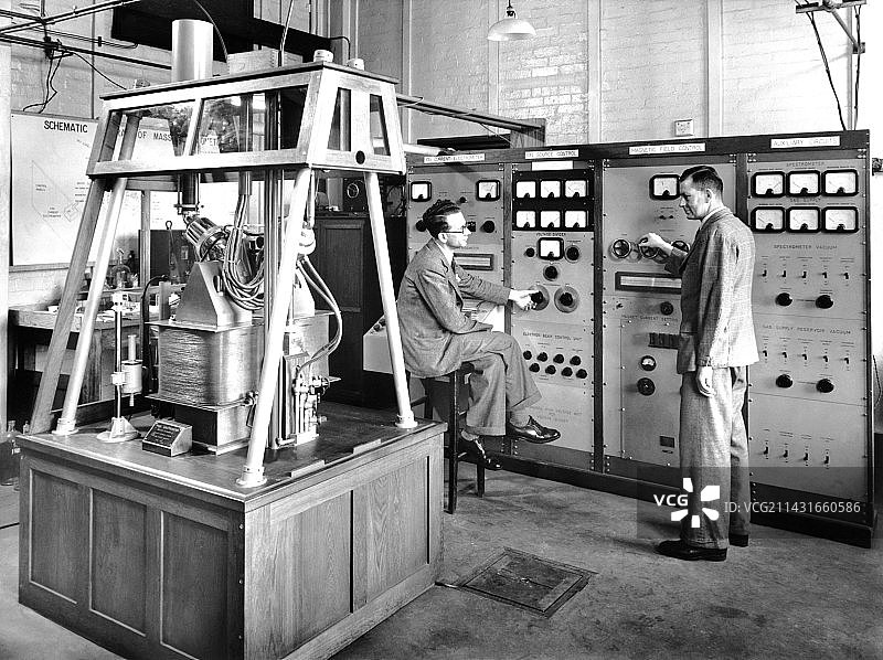1954年的质谱仪图片素材