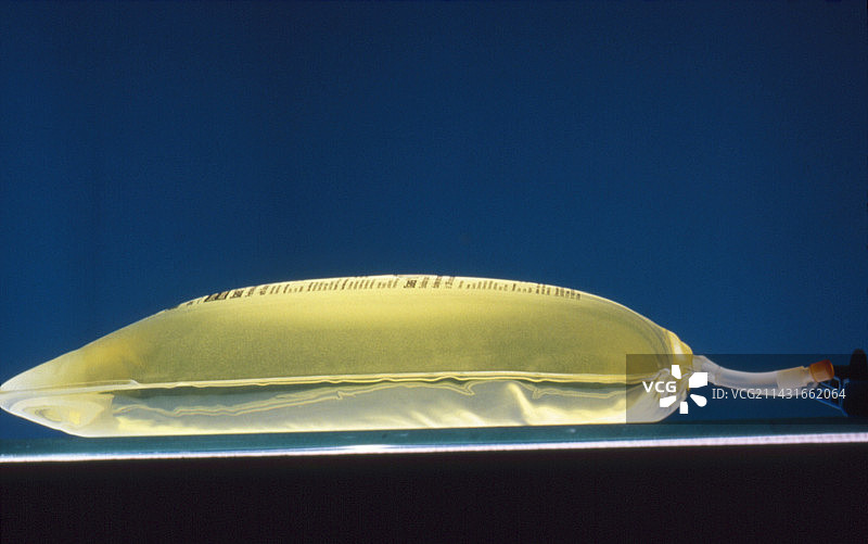 排空的腹膜透析袋图片素材