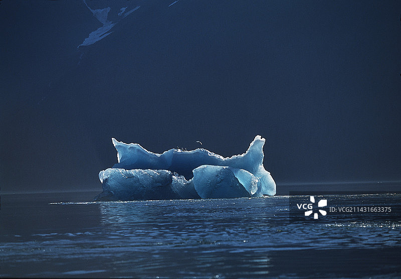搁浅的冰山图片素材