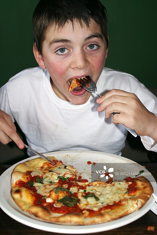 吃披萨图片素材