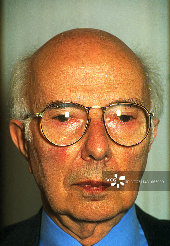 雷纳托·杜尔贝科，意大利病毒学家图片素材