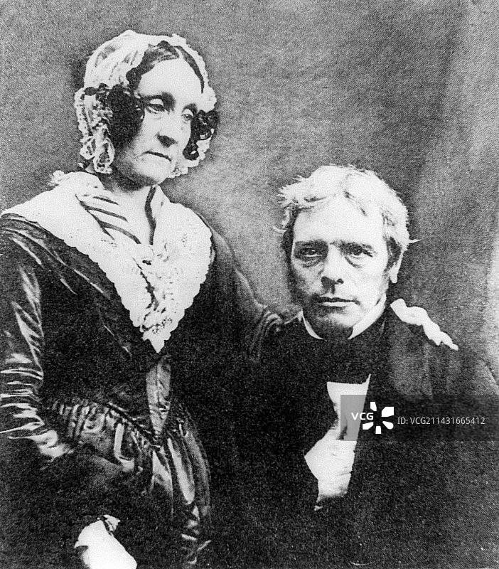 迈克尔·法拉第和他的妻子莎拉的肖像图片素材