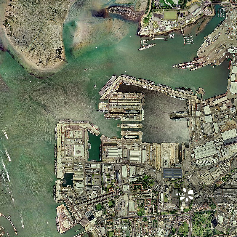 英国朴茨茅斯码头鸟瞰图图片素材