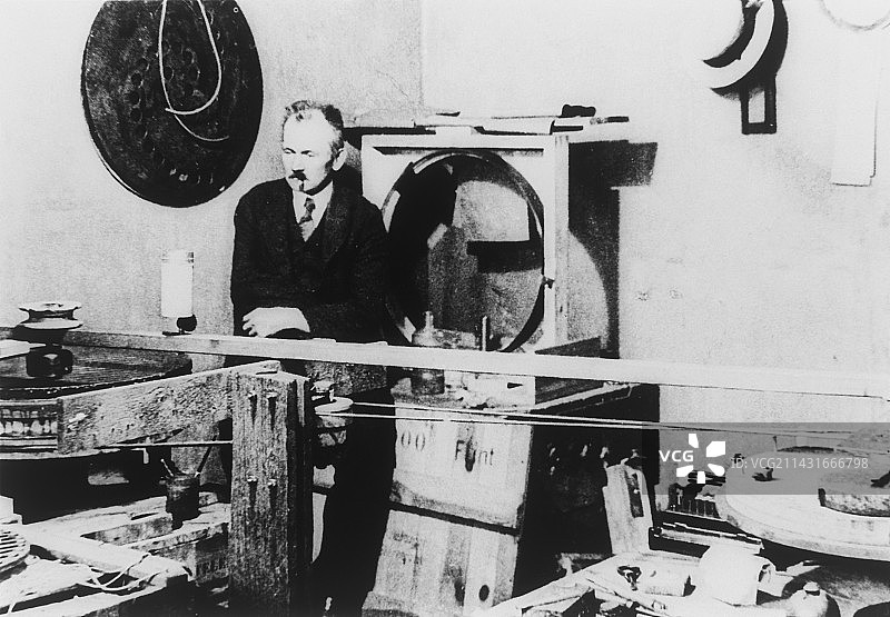 爱沙尼亚裔德国光学工程师B. V. Schmidt图片素材