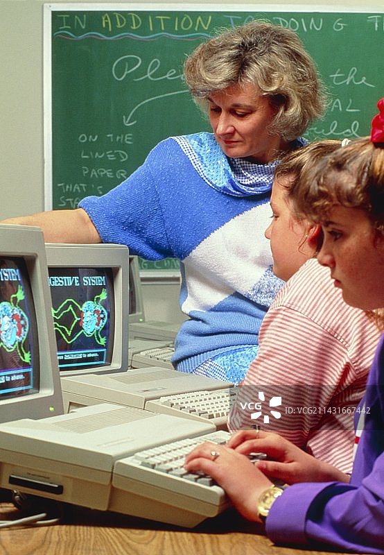 电脑辅助青蛙解剖生物课图片素材