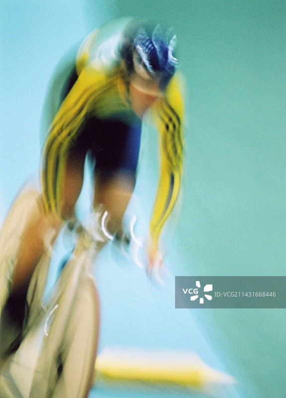 骑自行车的人图片素材