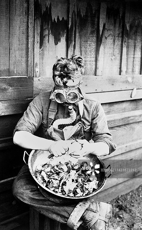 戴防毒面具的第一次世界大战士兵图片素材