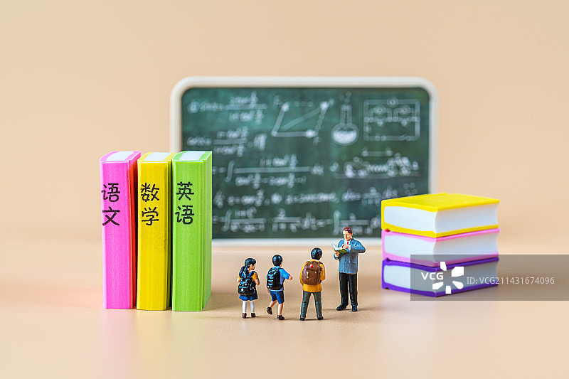 教师给学生上课创意微缩景观图片素材