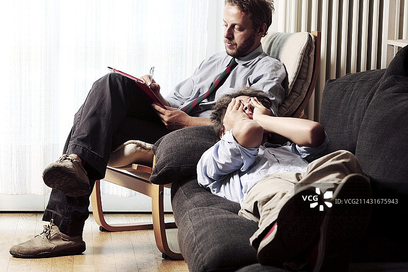 精神科医生和病人图片素材