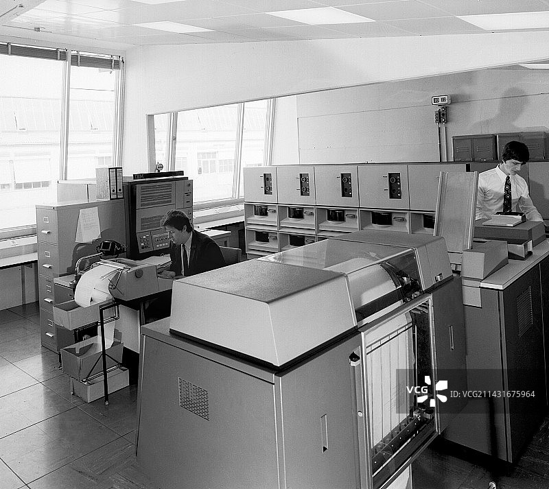 1971年欧洲核子研究中心的数据处理计算机图片素材