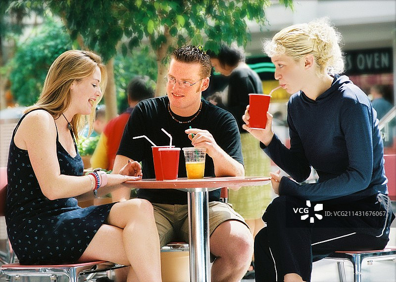 街头咖啡馆图片素材