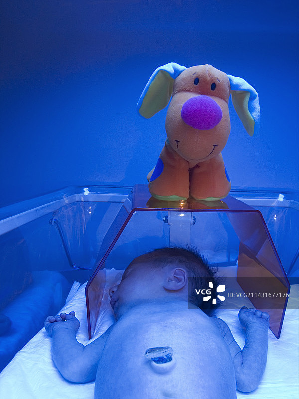 新生儿黄疸光照疗法图片素材