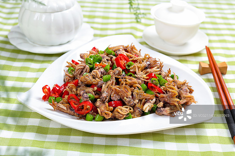 特色农家菜辣炒小乌贼头图片素材