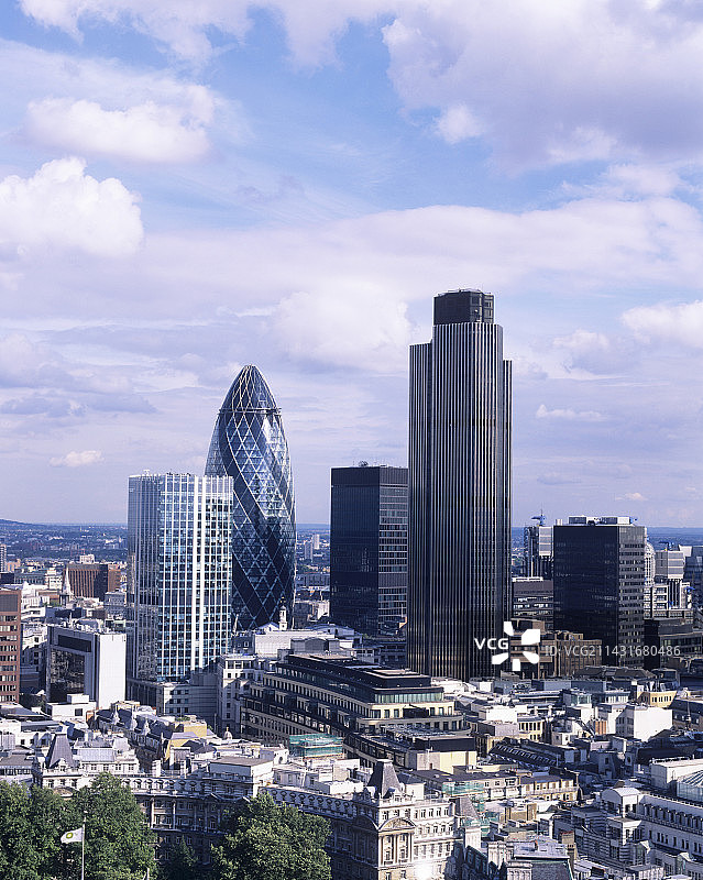 英国伦敦圣玛莉艾克斯30号大楼和42号大楼图片素材