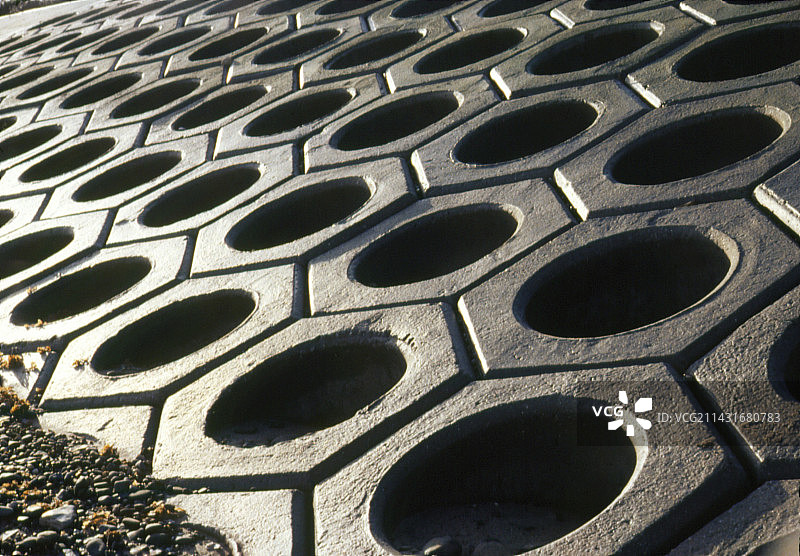 蜂窝状海堤图片素材