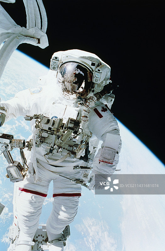 国际空间站太空行走图片素材