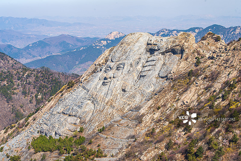 山东蒙山龟蒙顶大寿星山体雕刻图片素材