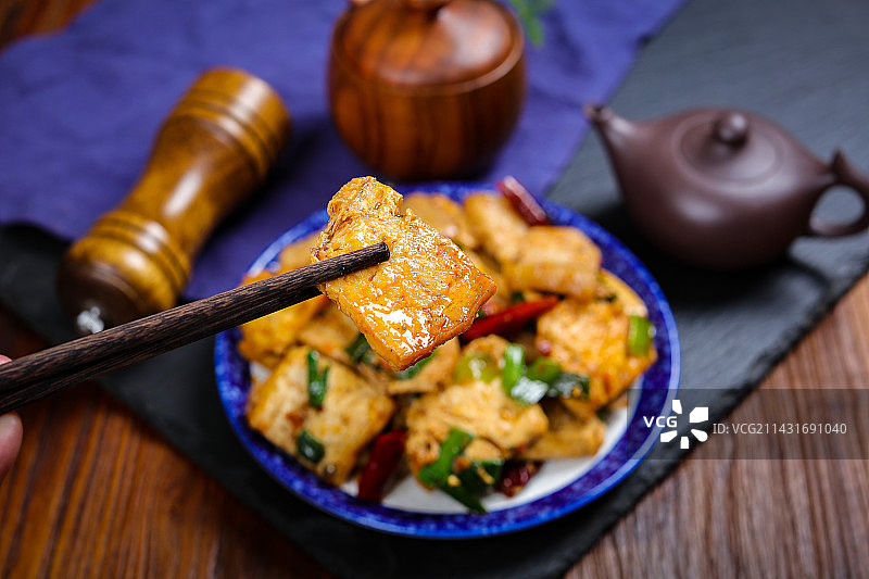 特色农家菜辣椒肉片炒豆腐图片素材