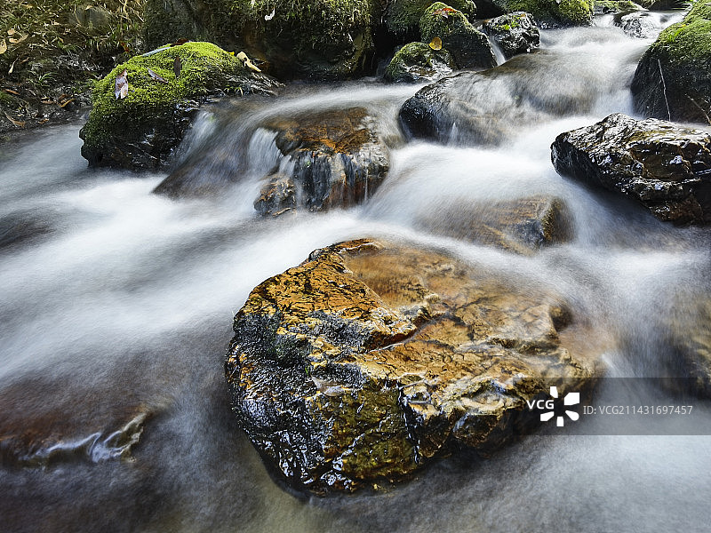 绥宁黄桑国家森林公园曲幽谷清泉石上流图片素材