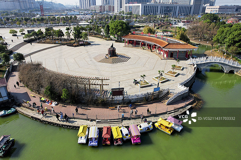 航拍视角武汉江夏区谭鑫培公园和戏楼古建筑场景图片素材