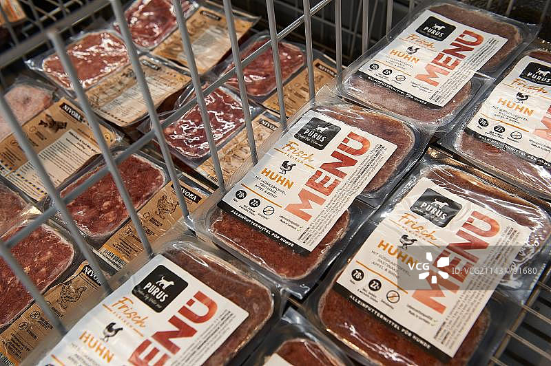 宠物食品，冷冻食品，德国汉堡REWE中心图片素材