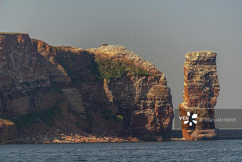 德国黑尔戈兰岛红色砂岩悬崖图片素材