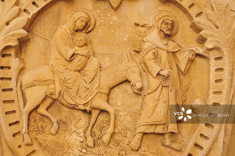 伯利恒牛奶石窟入口处的墙壁浮雕，西岸，以色列图片素材
