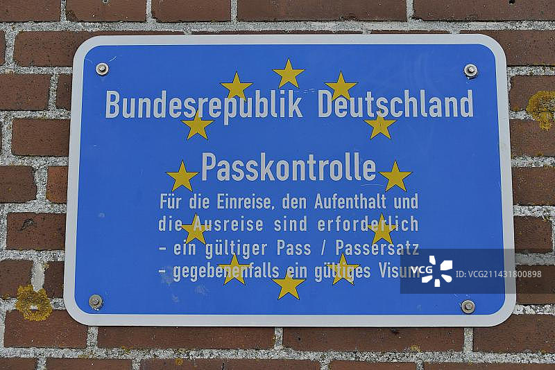 坦门西尔港口的护照检查标志（德国）图片素材