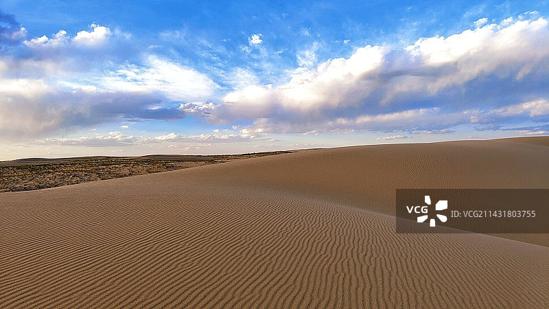 巴丹吉林沙漠/内蒙古阿拉善沙漠巴丹吉林景区图片素材