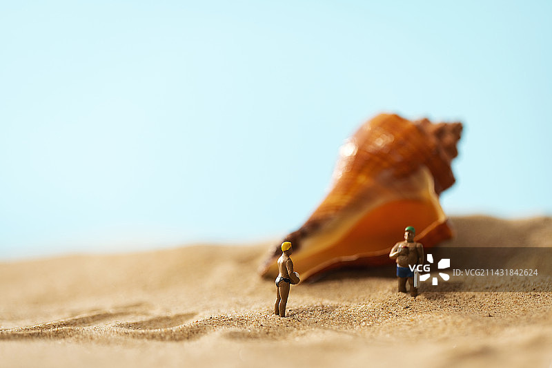 夏日沙滩微缩创意旅行游玩图片素材