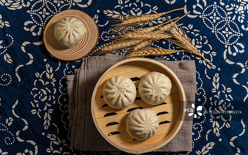 棚拍大肉包蟹黄包包子小笼包图片素材