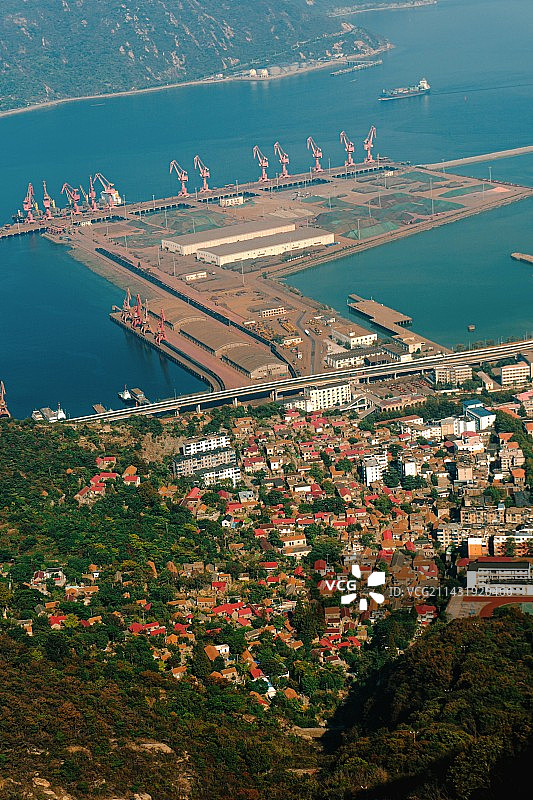 海边城市的高角度景观图片素材