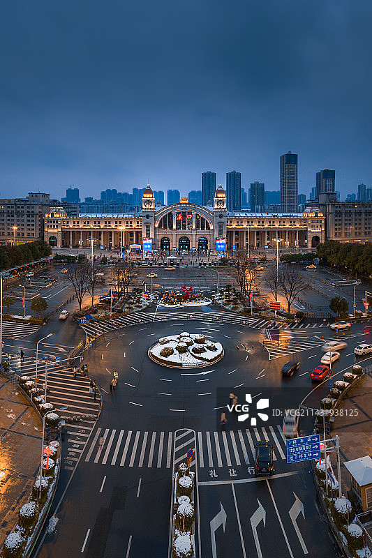 雪夜汉口站图片素材