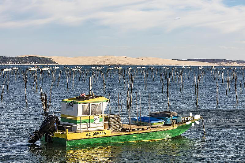 法国费雷角牡蛎养殖船图片素材