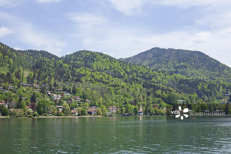 德国巴伐利亚州罗塔赫-埃根的泰根湖风光图片素材