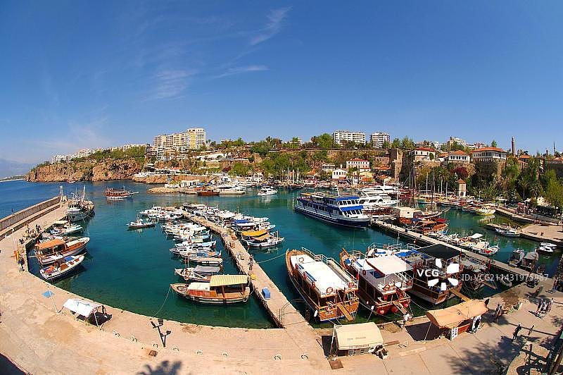 土耳其安塔利亚港口的船只图片素材