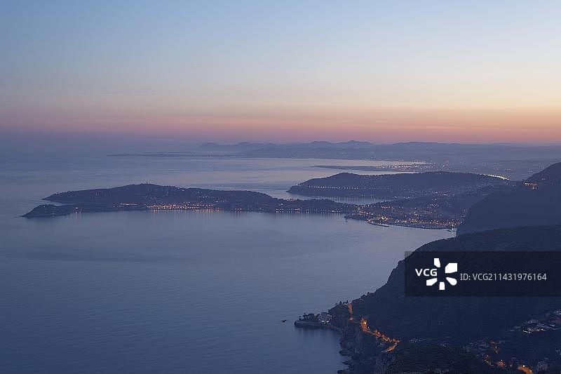 从狗头山观看蓝色海岸，法国滨海阿尔卑斯省图片素材