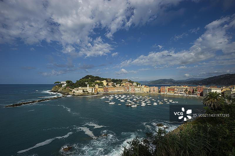 意大利利古里亚塞斯特里莱万泰海湾港口风光图片素材