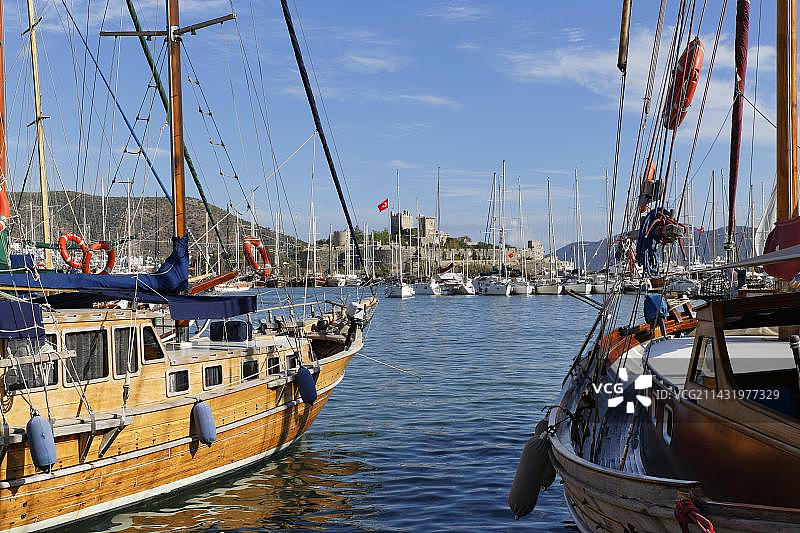 土耳其博德鲁姆圣彼得城堡港口图片素材